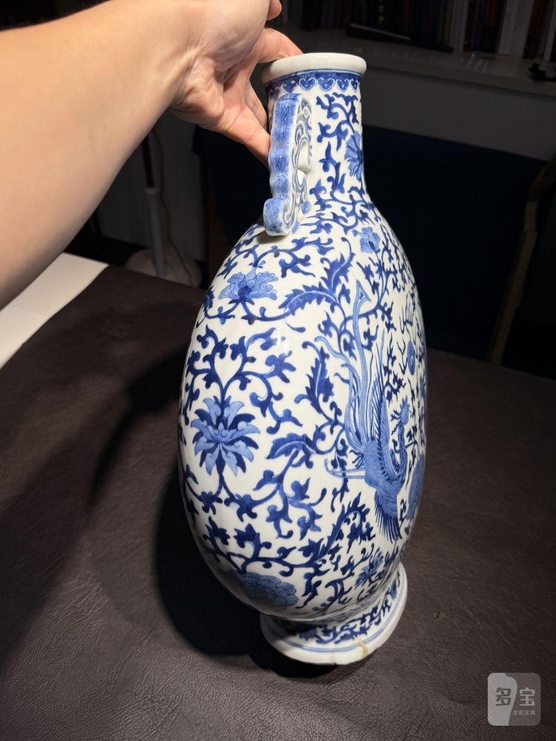 清同治 青花双凤纹抱月瓶 - 图6